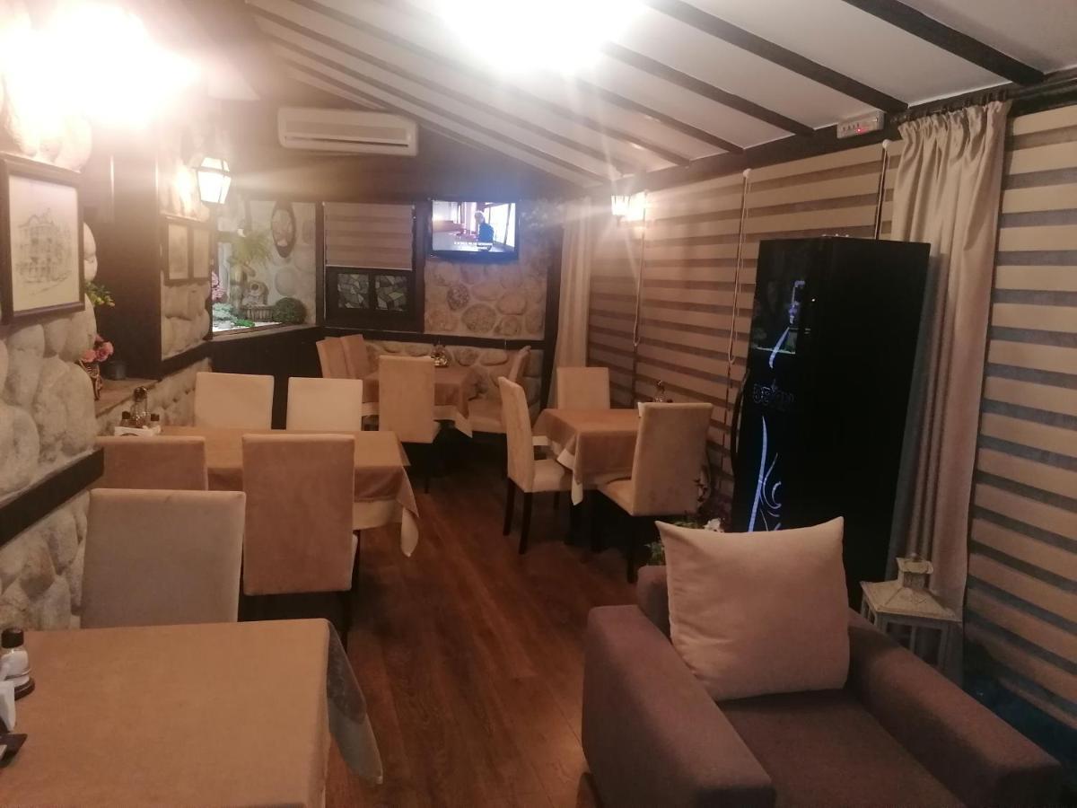 בלאגובגראד Petkov Family Hotel מראה חיצוני תמונה