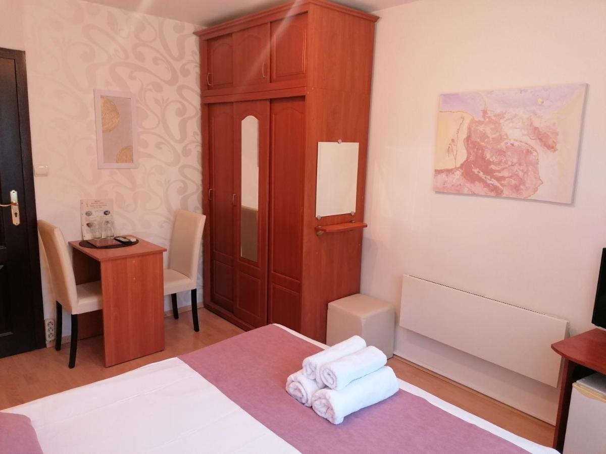 בלאגובגראד Petkov Family Hotel מראה חיצוני תמונה