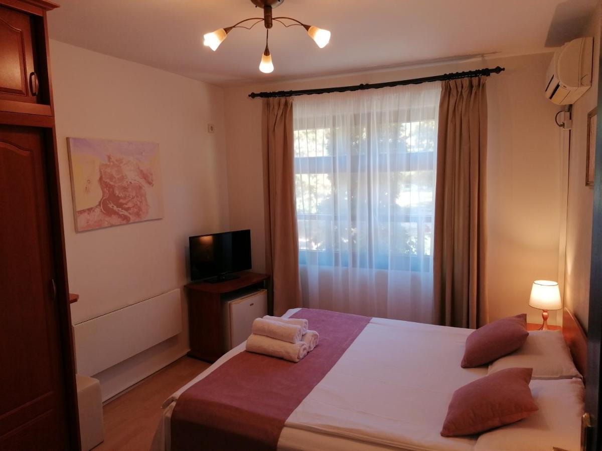 בלאגובגראד Petkov Family Hotel מראה חיצוני תמונה